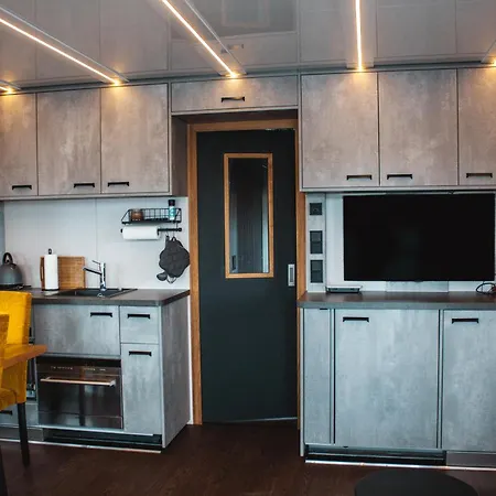 Moonrooms - Luxus Hausboot